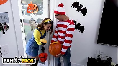 BANGBROS - teenage Evelin Stone Gets Bruno Dickemz's hard-on In A Pumpkin