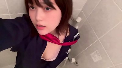 [Selfie masturbation] It's not just guys who get horny during adolescence, chicks get insane too...